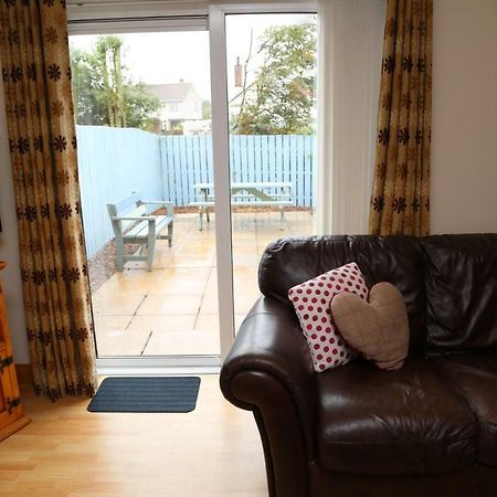 Villa Sunny Seaside Getaway Portstewart Exterior foto