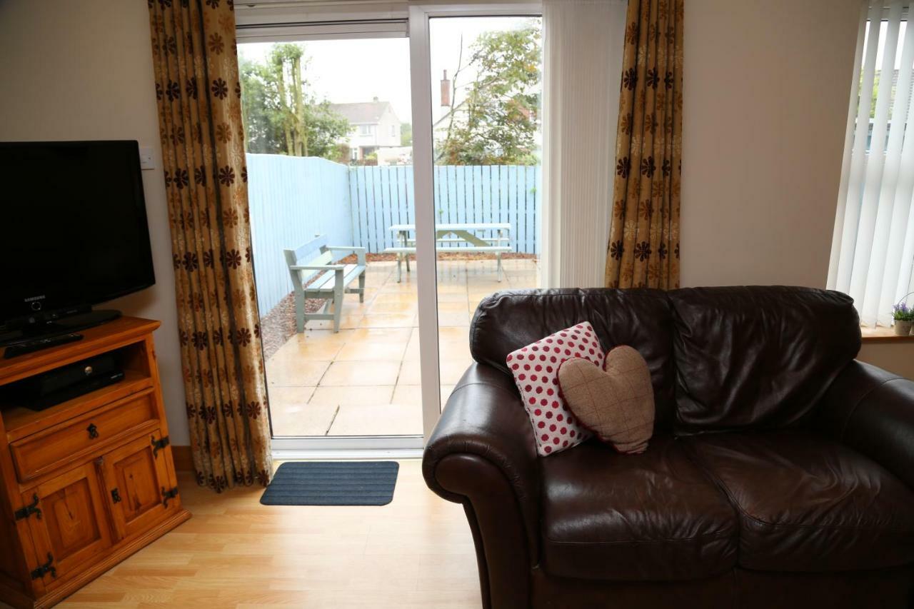 Villa Sunny Seaside Getaway Portstewart Exterior foto